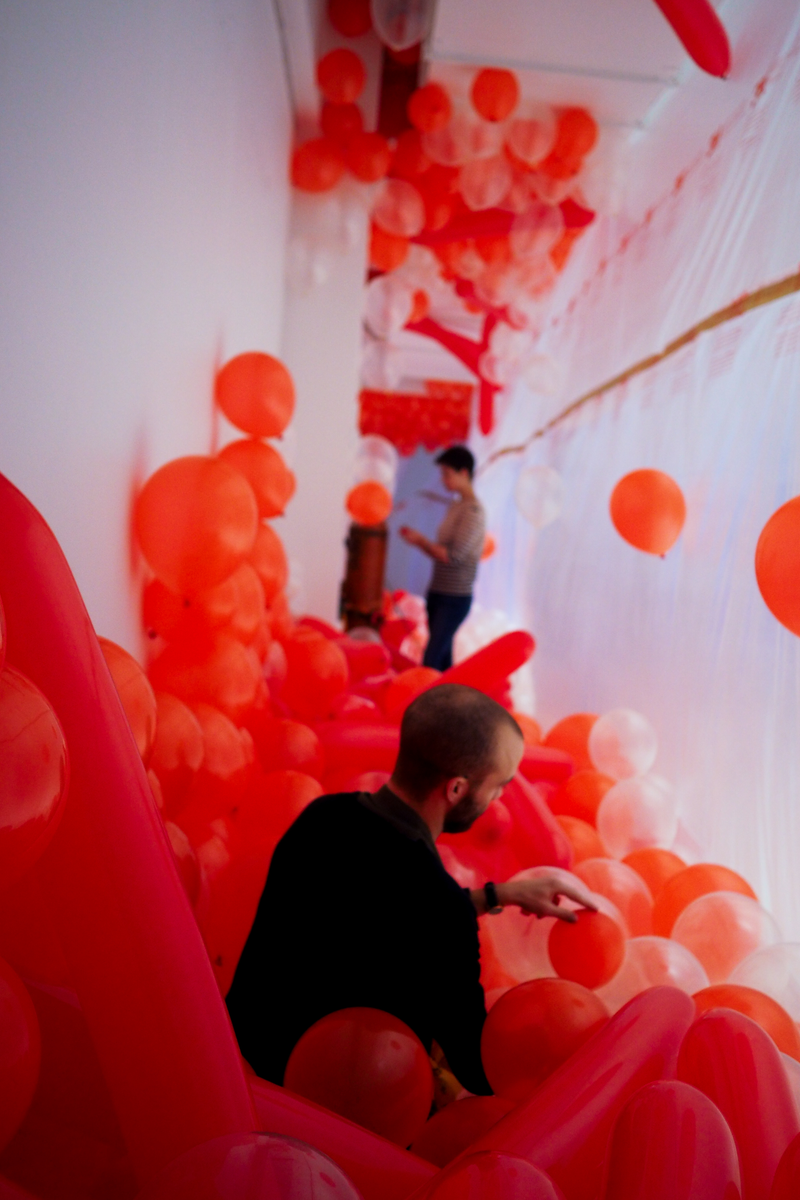 Illustration for article titled GAWKER : A HOLIDAY PARTY (MY PHOTOS)